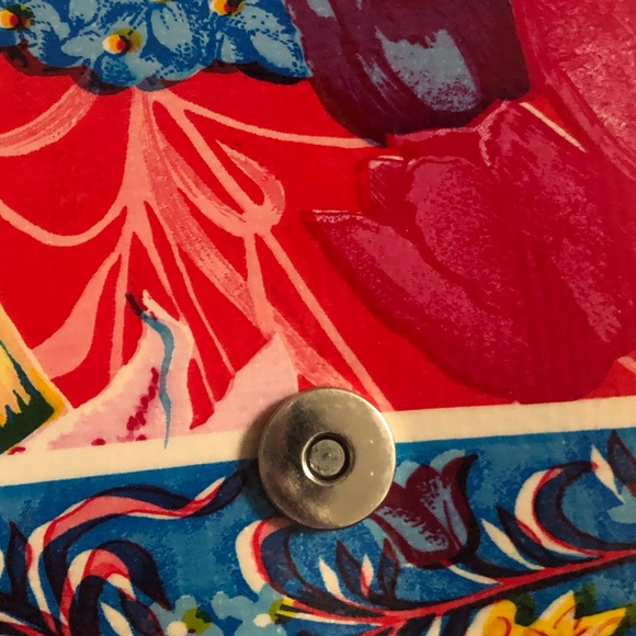 Mary Jane Bags Oilcloth Bag Clutch 3D Bow Detail Floral Fuchsia Wristlet - Picture 5 of 14